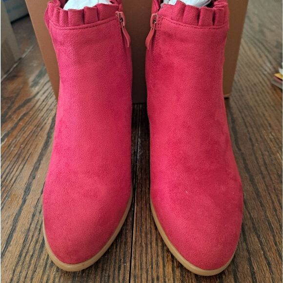 9 Perphy Red Microsuede Block Heel Ruffle Top Ankle Boots Booties - Picture 4 of 8